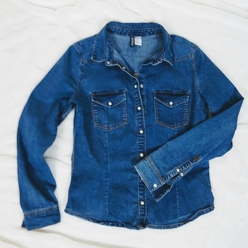 H&M Divided Jean button down shirt